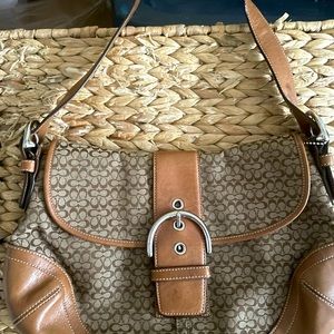 Coach Grey and Brown Tan Leather Clutch Purse (Size Médium)